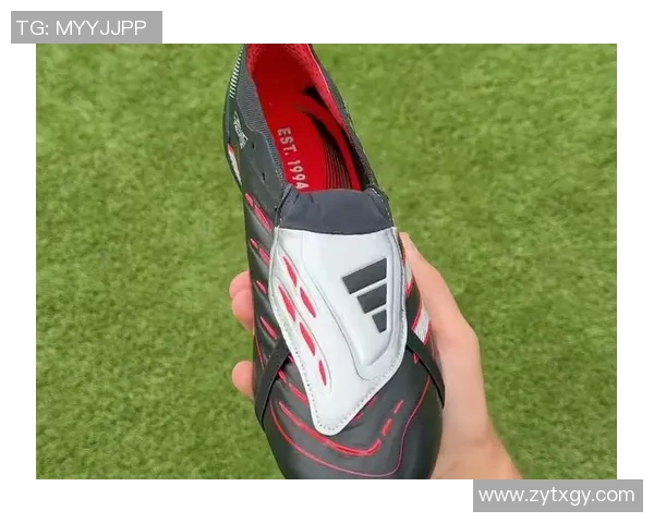 球星与球鞋的完美融合 足球运动中鞋款的选择与影响分析